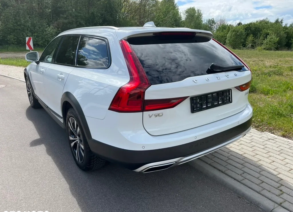 Volvo V90 Cross Country cena 122900 przebieg: 188000, rok produkcji 2019 z Cieszanów małe 781